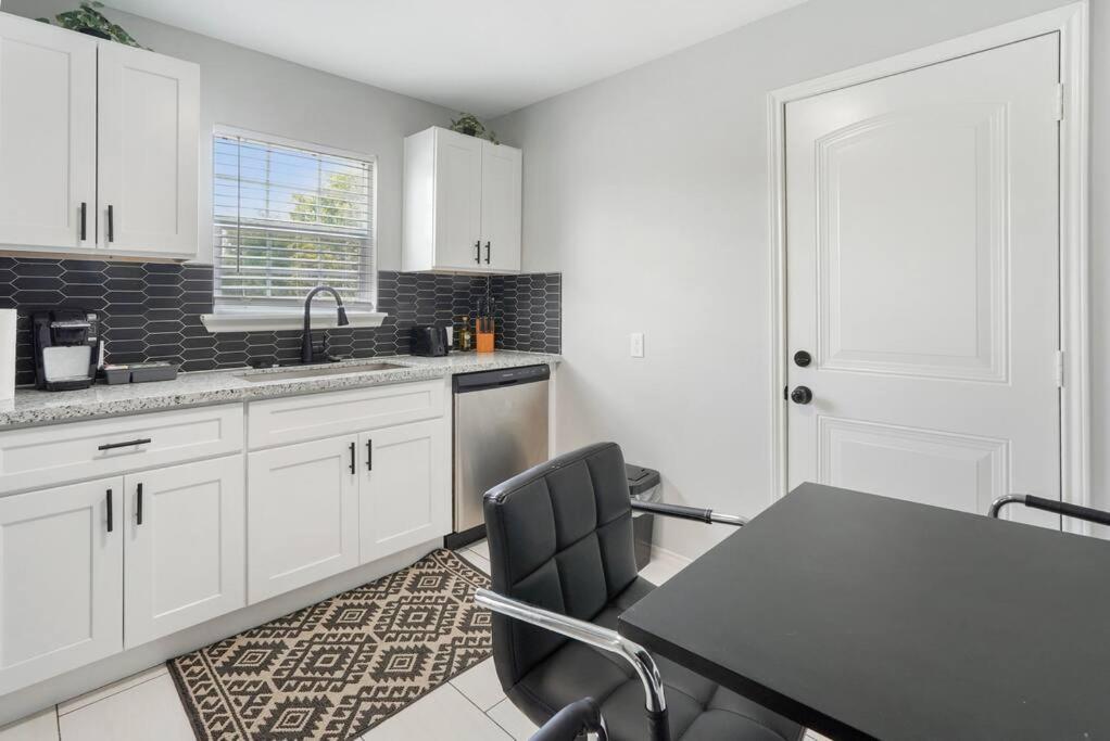 Cozy Two Bedroom Home Minutes From Downtown! Houston Eksteriør bilde