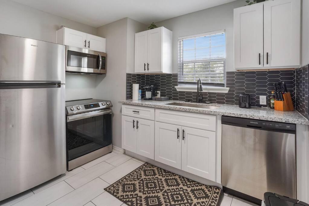Cozy Two Bedroom Home Minutes From Downtown! Houston Eksteriør bilde