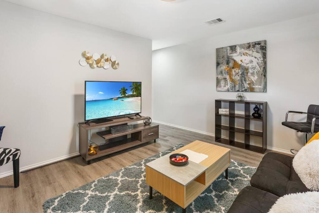 Cozy Two Bedroom Home Minutes From Downtown! Houston Eksteriør bilde